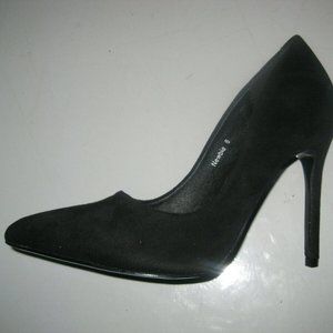 Akira Black Newbie Faux Suede Classic Pumps Size 6 NIB Pointed Toe Stiletto